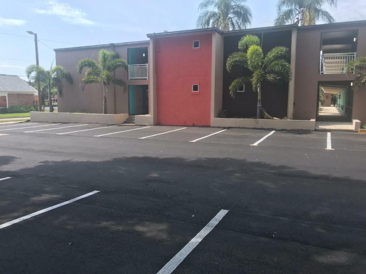 Tropical Inn & Suites, Downtown Clearwater Exteriör bild